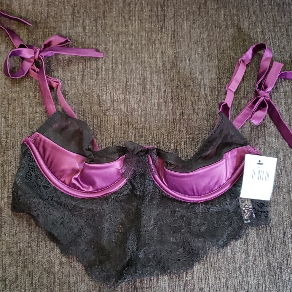 Brand New Fredericks Of Hollywood Bra SzS